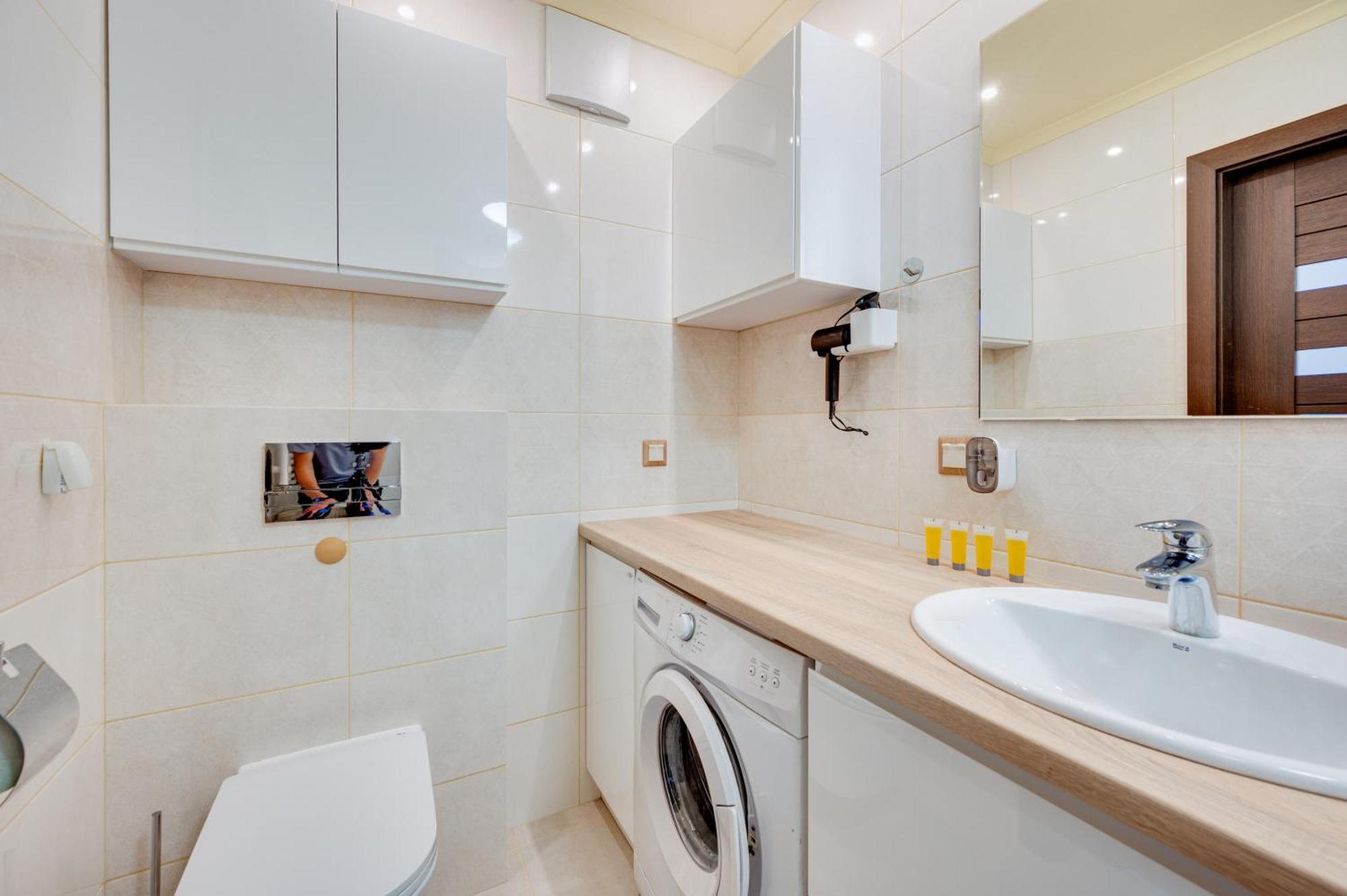 Apartment Krynicka 4 By Homeprime